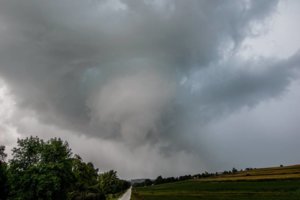 tornado1.jpg