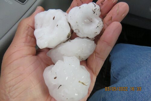 Hail Iowa near Des Moines 3-5-22.jpg