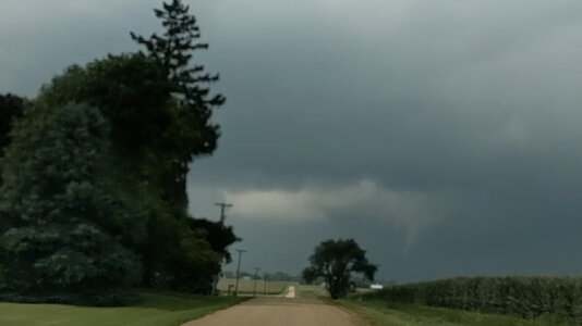 080921EsmondKirklandILTornadoes.00_00_35_00.Still002.jpg