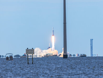 Falcon_Heavy_liftoff_from_LC39A_at_Kennedy_Space_Center.jpg