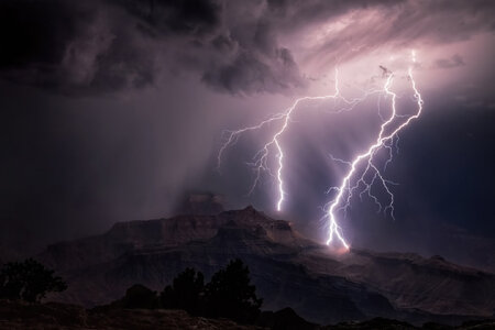 Lightning Grand Canyon 2.jpg