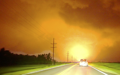 Greensburg tornado power flashes.png