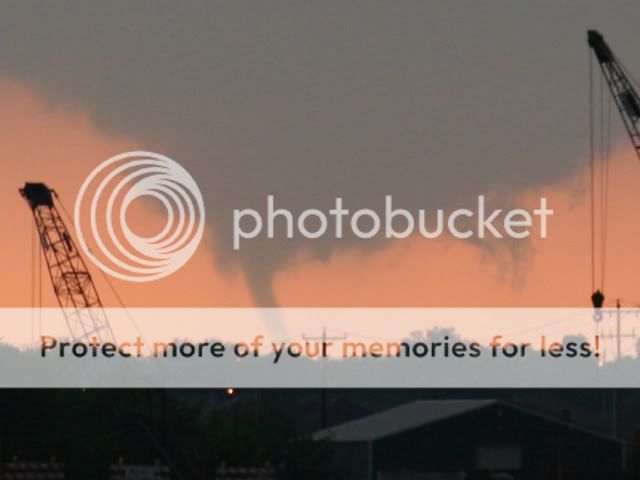 060424_tornado1_1zoom.jpg