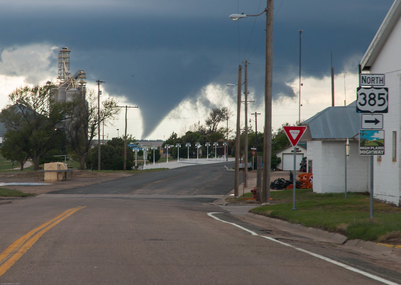 Cheyenne%20Wells%20tornado-L.jpg