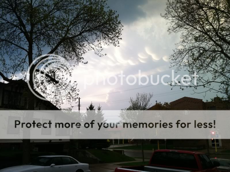 MAY102011mammatus.jpg
