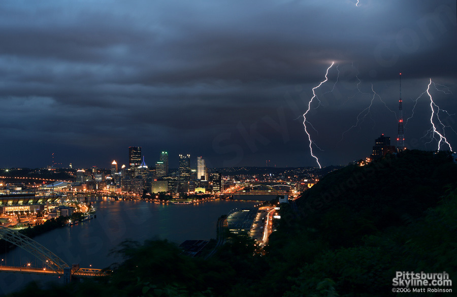 lightning_06.19.06_pittsburghskyline_com_04.jpg