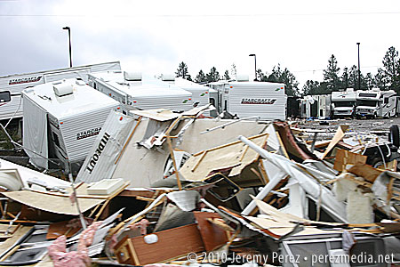 img2010100604_wreckage.jpg