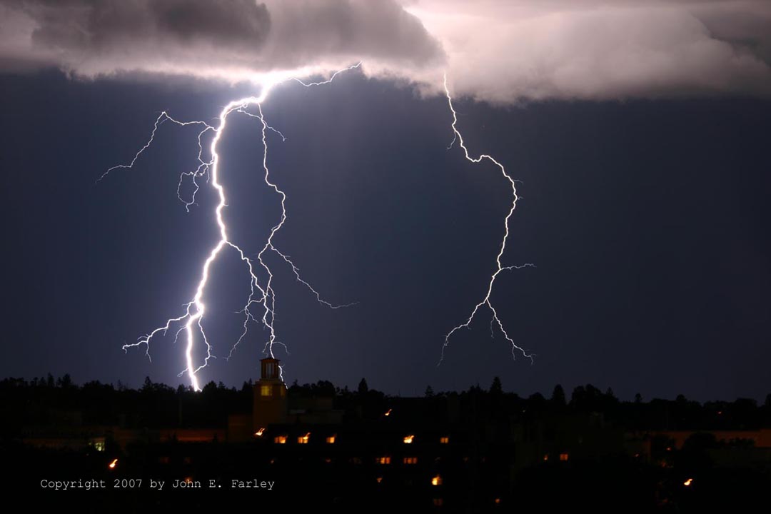 lightning080507-1.jpg