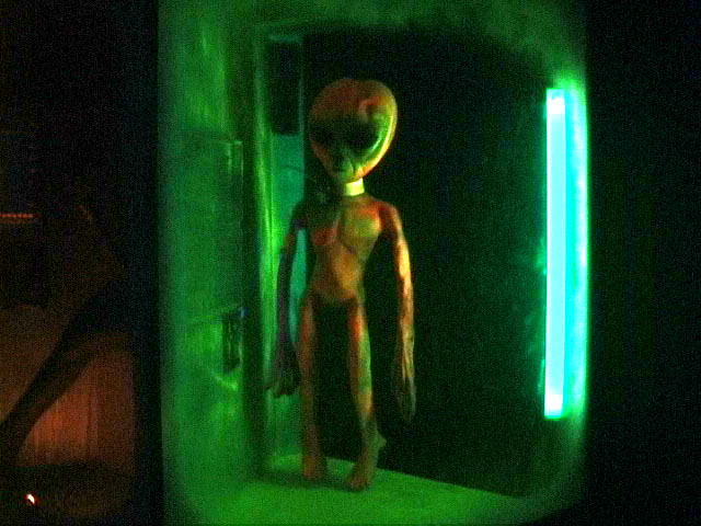 temp052605alien.jpg