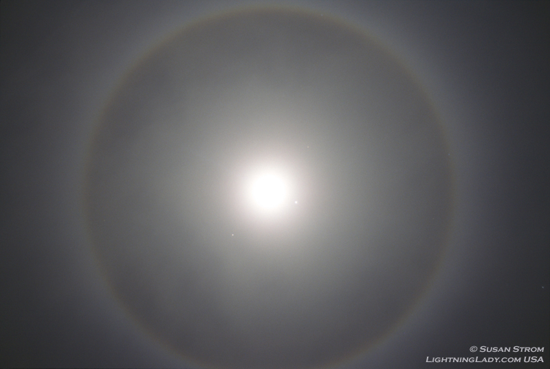 StromLunarHalo.jpg